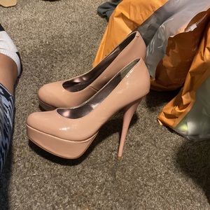USED beautiful blush pink patent lather platform heels